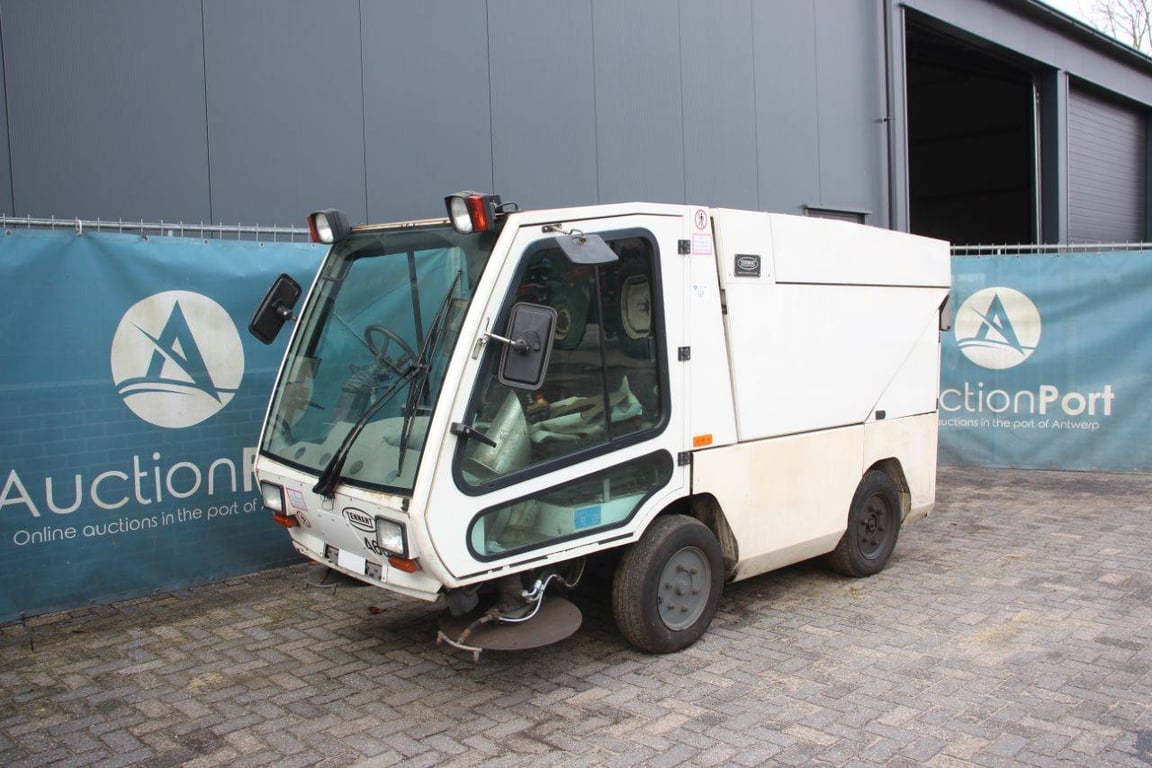 Sweeper HMF 214 Diesel 2007 2007 HMF 214 2007 1 image 8