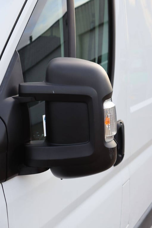 Peugeot Boxer Diesel 2016 Van 2016 Peugeot 2016 1 image 14