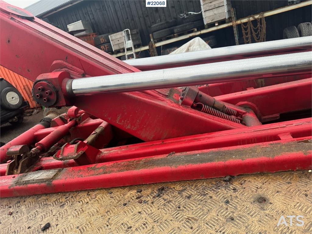 Scania R164 580 8x2 tridem hook truck 2003 22068 R164 580 8x2 tridem hook truck 2003 1 image 13