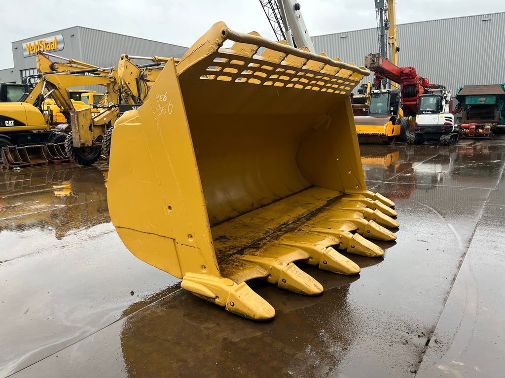 Caterpillar Bucket 990 00032768 Bucket 990 1 image 7