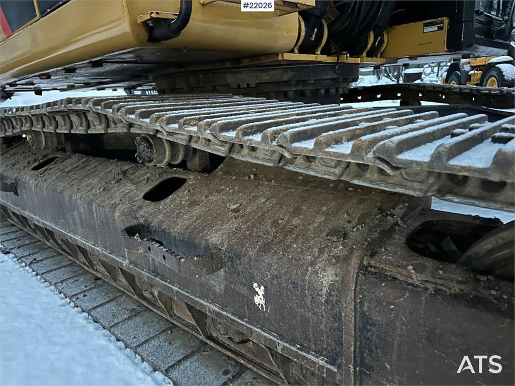 CAT 324E excavator with/ GPS and grading bucket. WATCH 2012 22026 324E excavator with/ GPS and grading bucket. WATCH 2012 ...