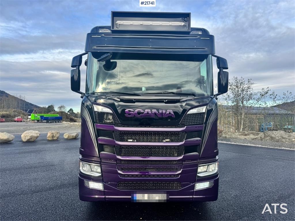 Scania R580 Tridem Hooklift w/ Crane hydraulics. Freshly 2018 21741 R580 Tridem Hooklift w/ Crane hydraulics. Freshly 2018...