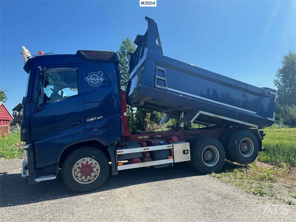 Volvo FH 540 6x4 tipper truck. Recently painted. 2017 21014 FH 540 6x4 tipper truck. Recently painted. 2017 1 Tipper truck...