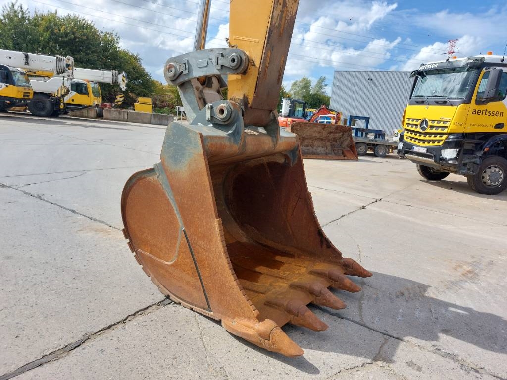 Liebherr R 946LC (Lifting Cab) 2018 ATR-2097 R 946LC (Lifting Cab) 2018 1 Crawler Excavators image 13
