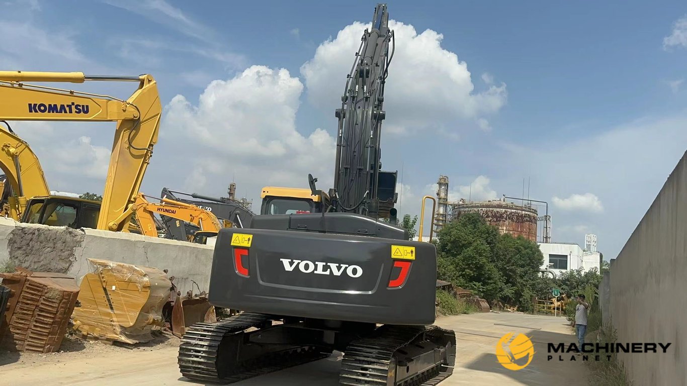 VOLVO EC240DL 24TONS CRAWLER EXCAVATOR GOOD PRICE EC240DL 2018 1 Crawler Excavators image 3