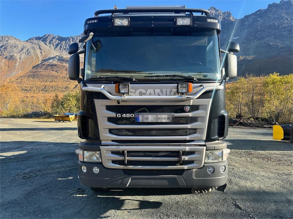 Scania G480 6x4 snow rigged tipper truck w/ two sets of t 2011 21488 G480 6x4 snow rigged tipper truck w/ two sets of t 20...
