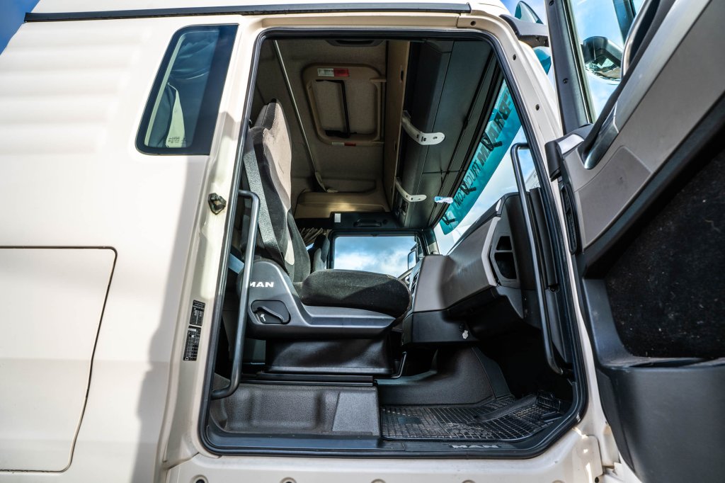 MAN TGX 18.470 XLX BLS+HYDR. 2019 E64761 TGX 18.470 XLX BLS+HYDR. 2019 1 image 13