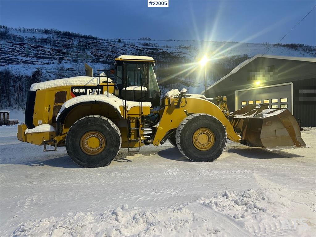 CAT 980M wheel loader w/ bucket. WATCH VIDEO. 2016 22005 980M wheel loader w/ bucket. WATCH VIDEO. 2016 1 Wheel Loaders im...