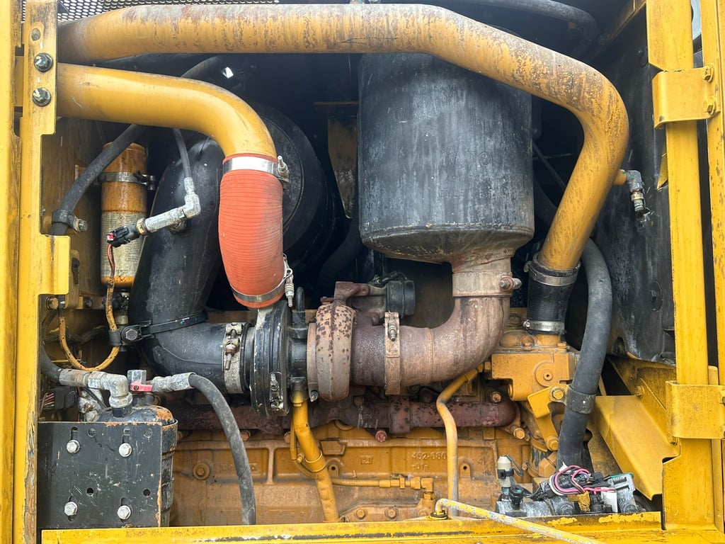 Caterpillar 120K | NEW TIRES 2018 00032807 120K | NEW TIRES 2018 1 image 15