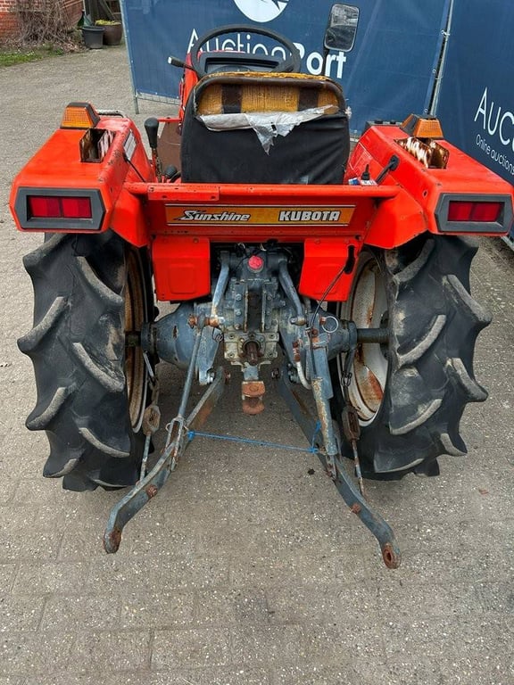 Mini tractor Kubota L1-235 PS Diesel 22hp L1-235 P.S. 1 image 3