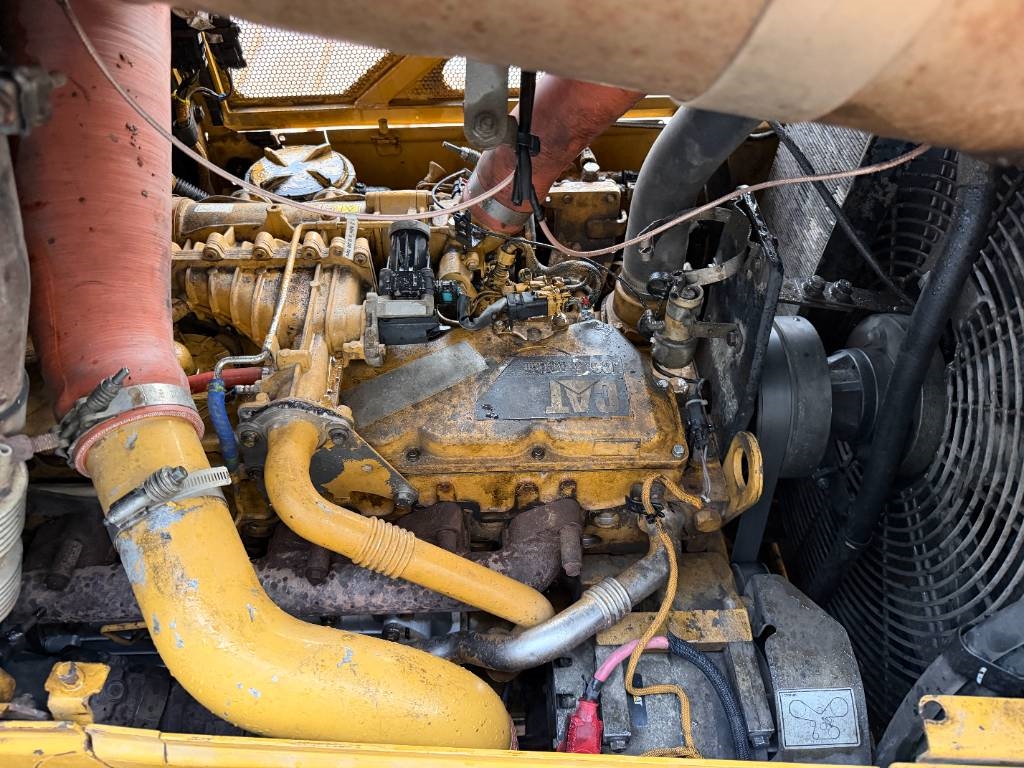 CAT D6N LGP 2013 208148 D6N LGP 2013 1 Dozers image 13