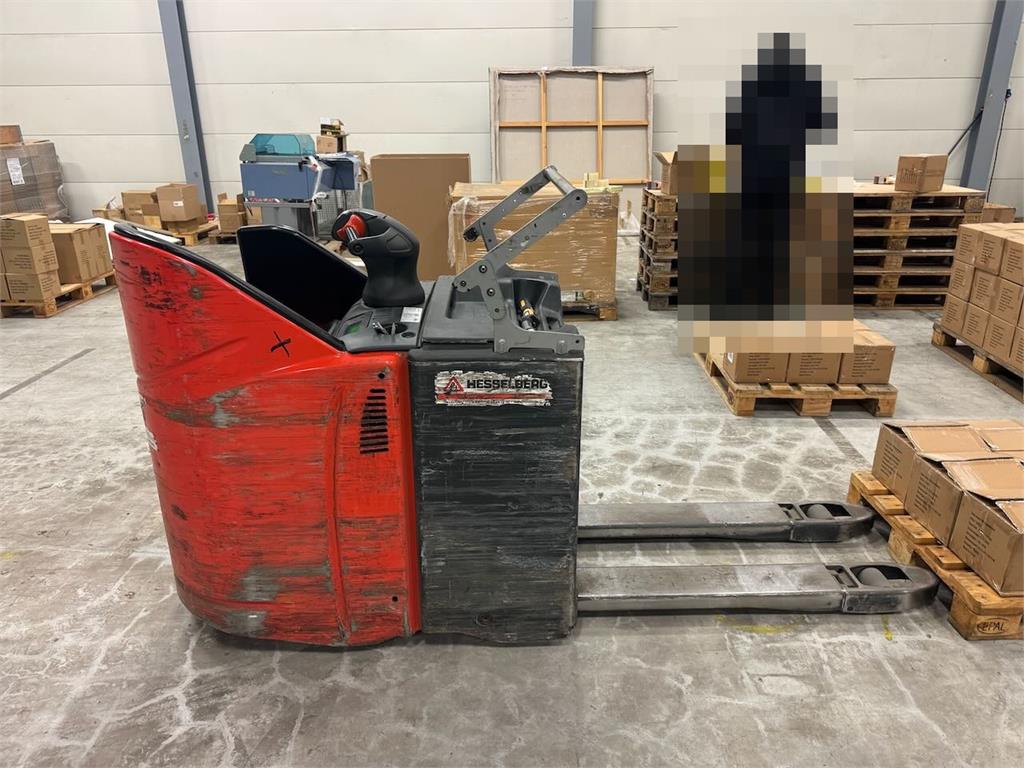 Linde T20 SP Pallet Truck 2015 22016 T20 SP Pallet Truck 2015 1 Forklift image 14