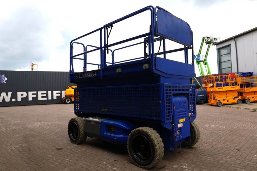 JLG 4069LE Electric, 14.2m Working Height, 360kg Capac 2012 JLG - 4069LE - 90071 4069LE Electric, 14.2m Working Height, 36...