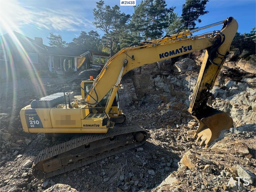 Komatsu PC210LC-8 Crawler Excavator w/ 2 Buckets, Tilt and 2013 21438 PC210LC-8 Crawler Excavator w/ 2 Buckets, Tilt and 2...