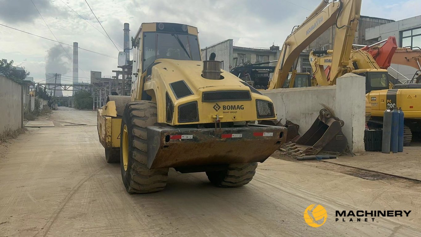 BW226DH Bomag original roller imported from Germany BW226DH 2018 1 image 3