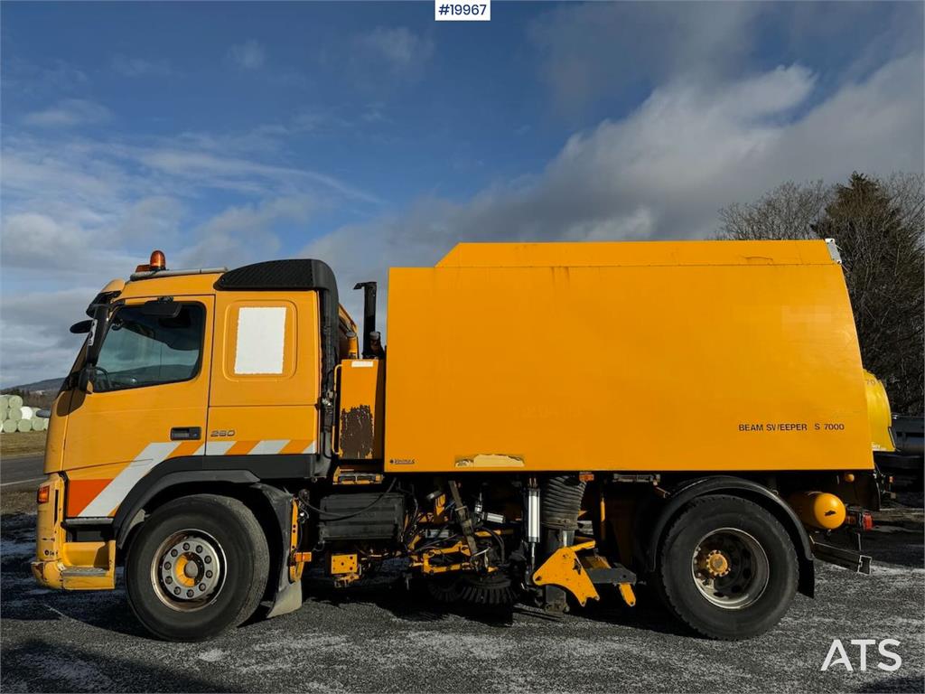 Heavy machinery product image - Image 2 of 15