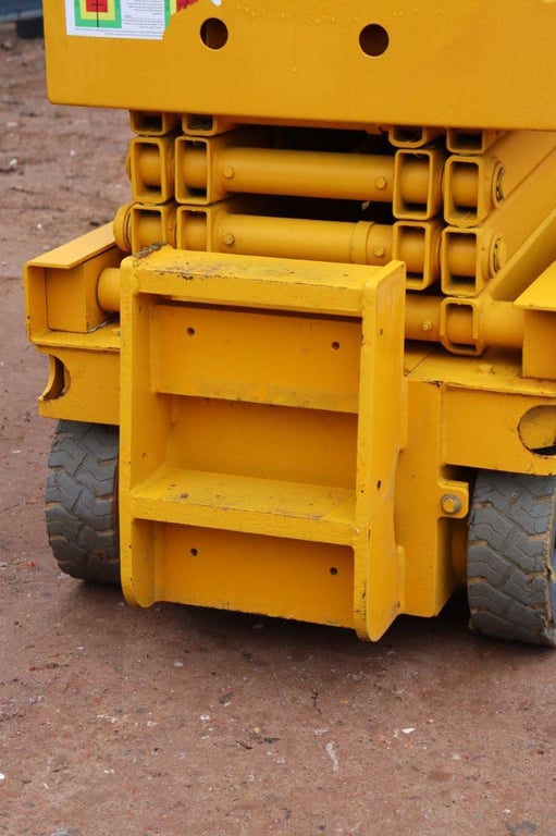 Scissor lift Haulotte OPTILUM 8 Electric 8m 2014 2014 OPTILUM 8 2014 1 Scissor Lifts image 11
