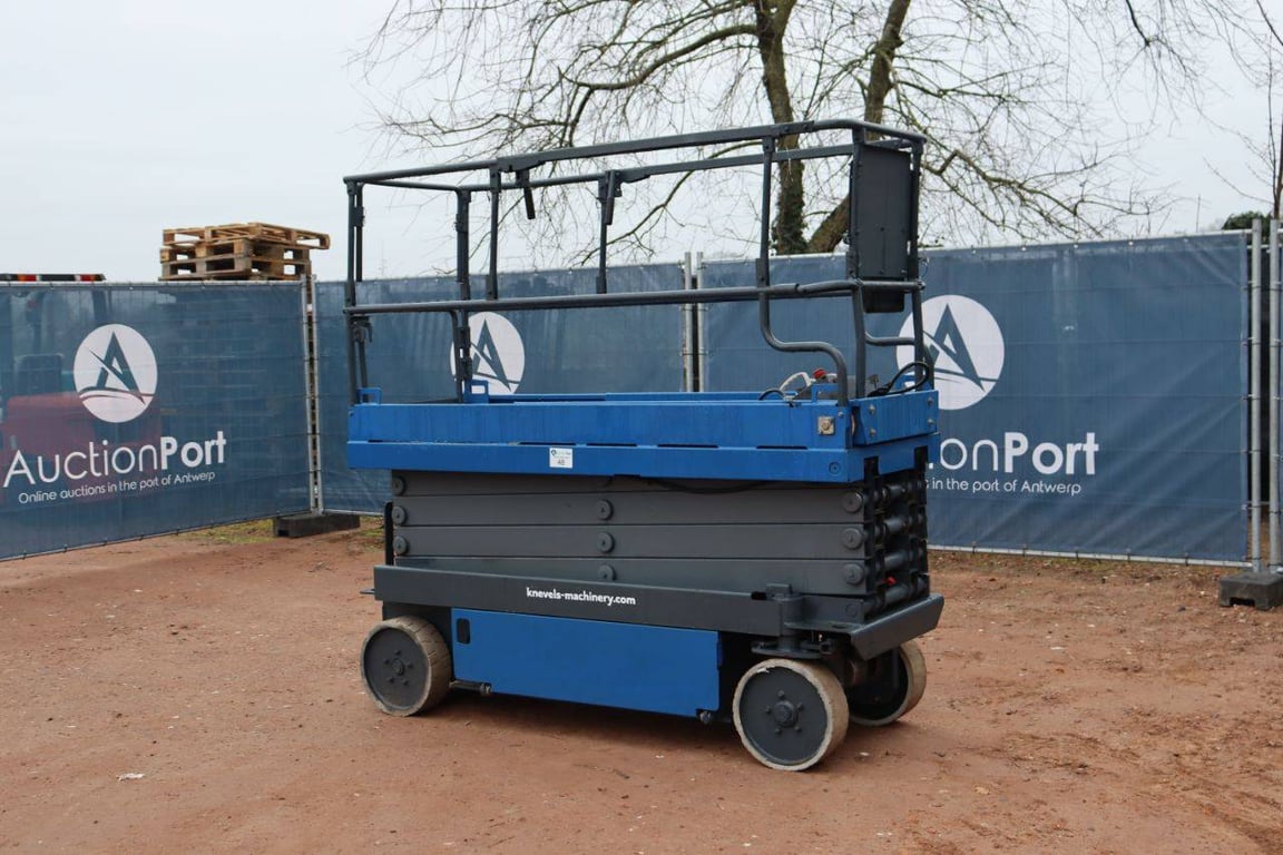 Scissor lift Aichi Electric 1 Scissor Lifts image 4