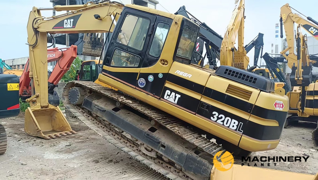320B Caterpillar Used Crawler Excavator 20tons LOW PRICE 320B 2019 1 Crawler Excavators image 3