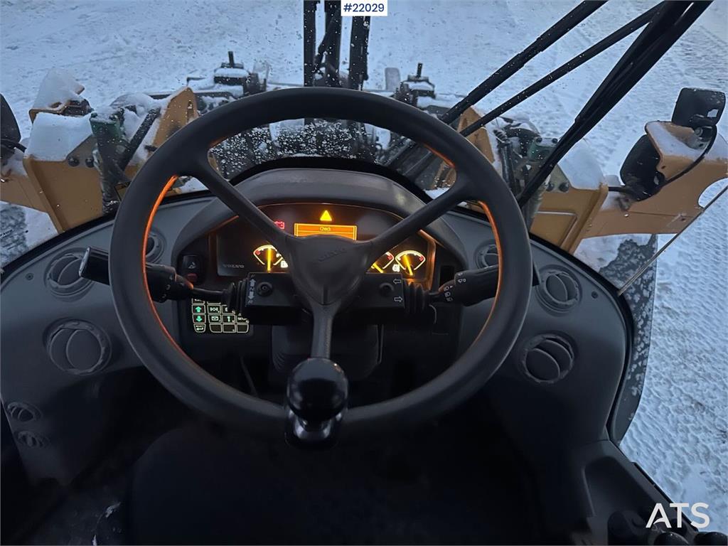 Heavy machinery product image - Image 14 of 30