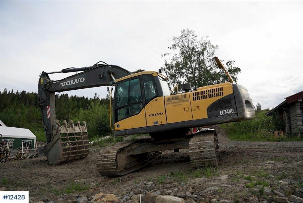 Volvo EC240CL Crawler Excavator with 2 Buckets 2008 12428 EC240CL Crawler Excavator with 2 Buckets 2008 1 Crawler Excavato...