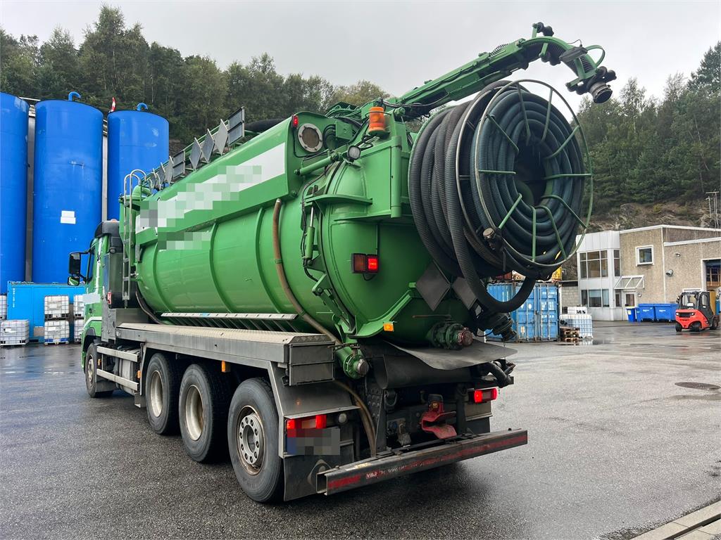 Volvo fh500 8x4 Mud vacuum truck w/ 2010 Inter consult b 2011 21178 fh500 8x4 Mud vacuum truck w/ 2010 Inter consult b 201...