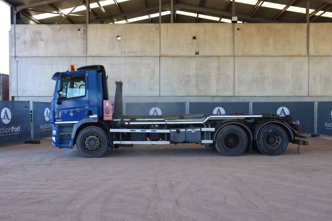 Hooklift system Truck DAF CF85.360 Diesel 2012 2012 DAF CF85.360 2012 1 image 2