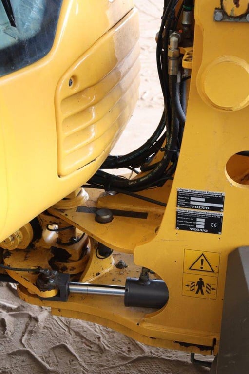 Wheel loader Volvo L25F-P Diesel 58 hp 2010 2010 L25F-P 2010 1 image 15