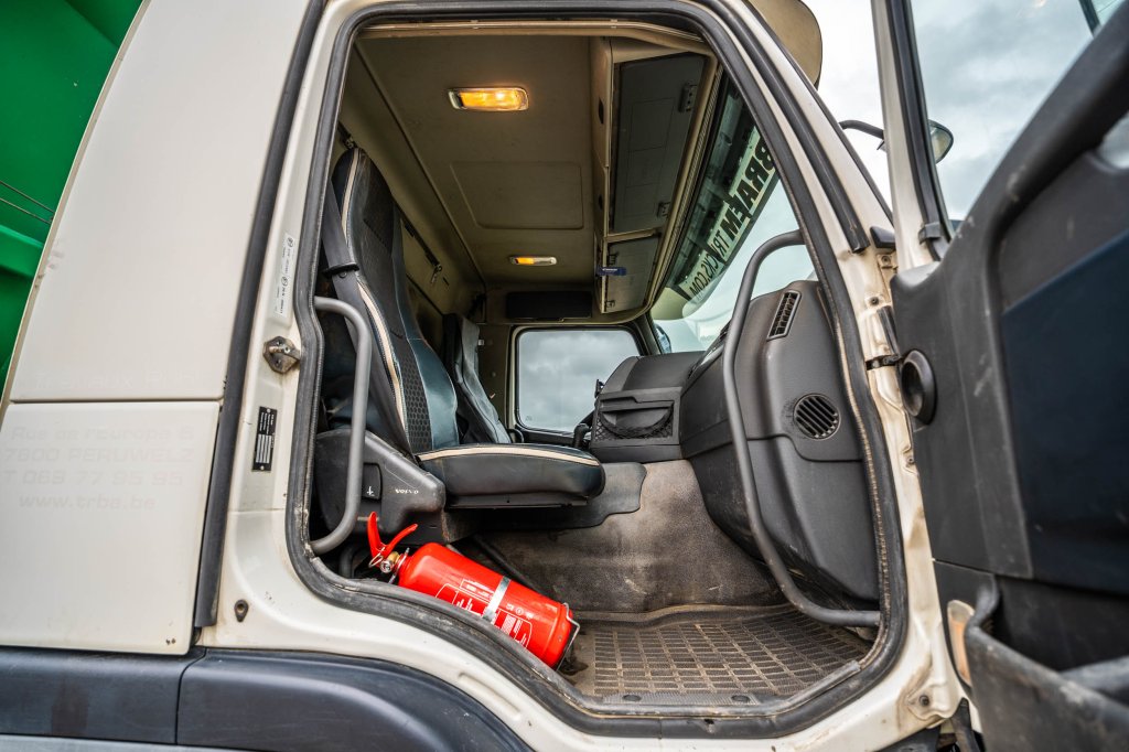 VOLVO FMX 420 -8x4 (+MIXER) 2011 E64137 FMX 420 -8x4 (+MIXER) 2011 1 image 9