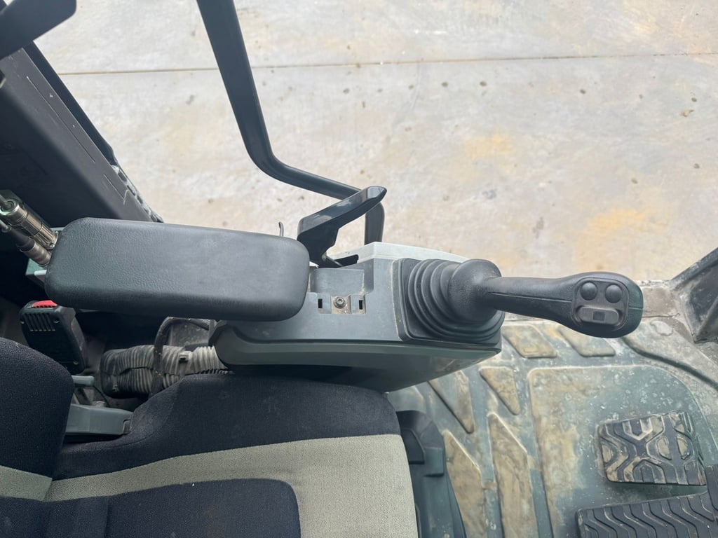 Caterpillar 336FL Tracked material handler 2015 00033611 336FL Tracked material handler 2015 1 image 12