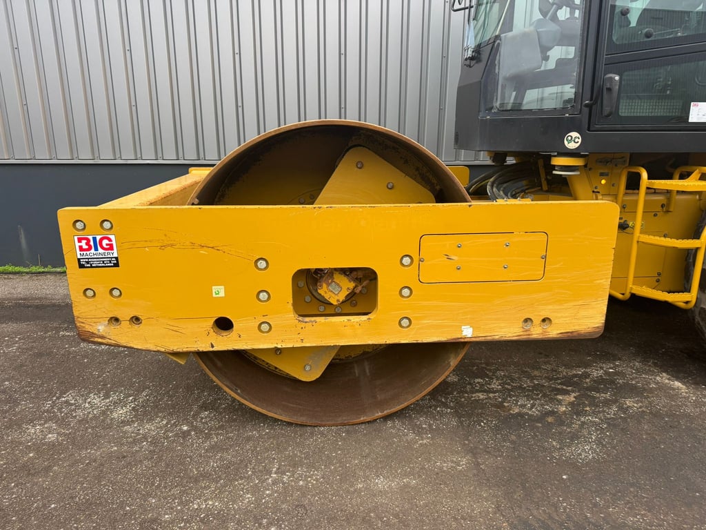 Caterpillar CS64B 2018 00033742 CS64B 2018 1 image 9