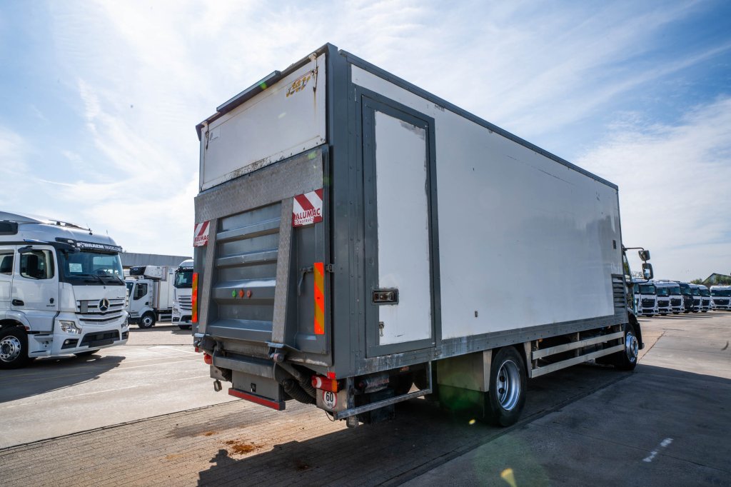 VOLVO FL 240 (18t) + DHOLLANDIA 1.5T 2006 E64313 FL 240 (18t) + DHOLLANDIA 1.5T 2006 1 image 5