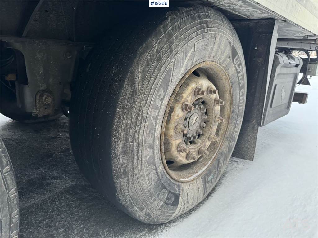 Schmitz Cargobull closed semi-trailer w/ Carrier aggregate and lift 2016 19366 Schmitz Cargobull closed semi-trailer w/ Ca...