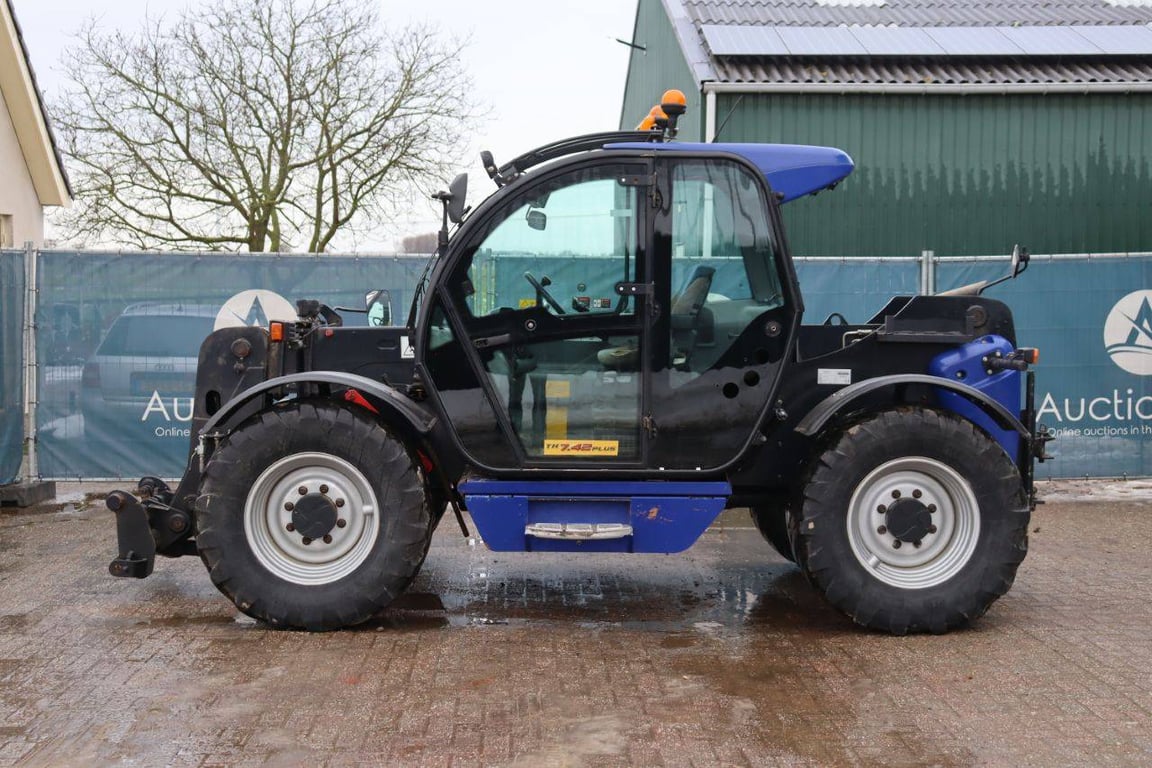 New Holland LM5060 Diesel 88kW 4000kg 7.1m 2011 Telehandler 2011 LM5060 2011 1 image 2