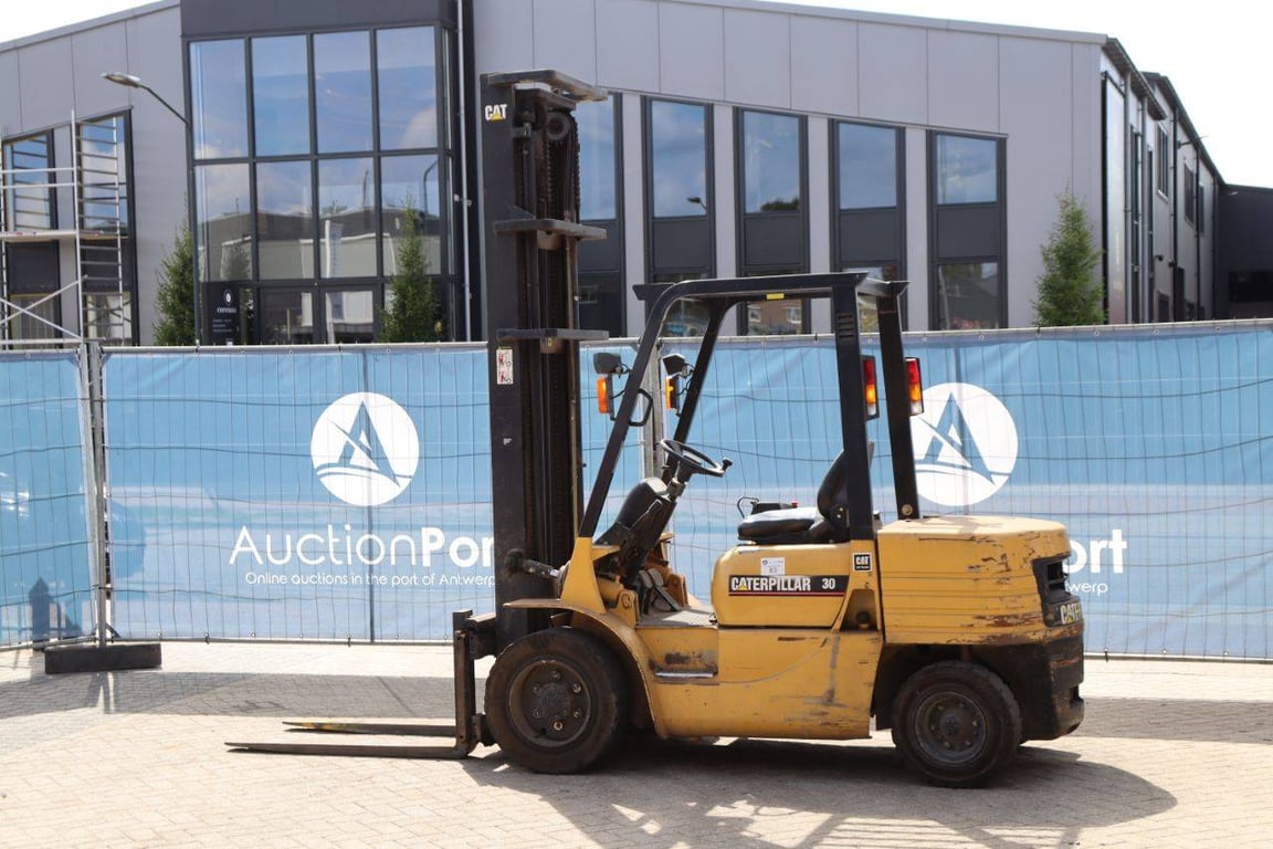 Forklift Caterpillar DP30 Diesel 3000kg 5.0m 1997 1997 DP30 1997 1 Forklift image 3