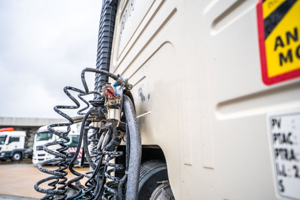 VOLVO FMX 460 GLOBE + HYDR 2016 E64849 FMX 460 GLOBE + HYDR 2016 1 image 10