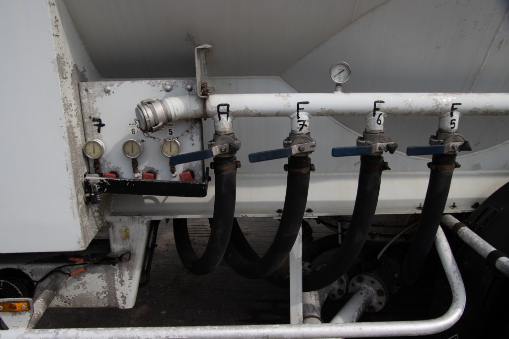 SPITZER SILO SILO SK60CP-60.000L / 7COMP. 2003 E57822 Spitzer Silo SILO SK60CP-60.000L / 7COMP. 2003 1 image 7