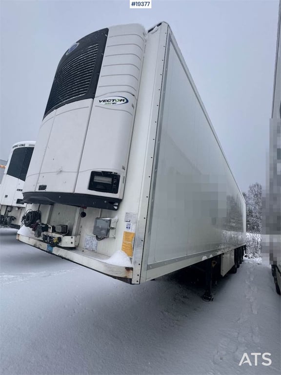 Schmitz Cargobull closed semi trailer w/ refrigerator/freezer unit 2016 19377 Schmitz Cargobull closed semi trailer w/ ref...