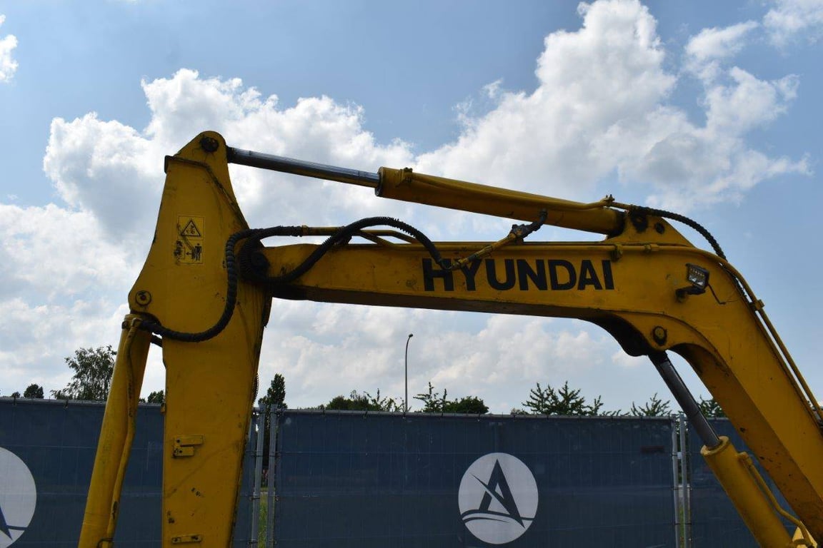 Hyundai R55-7 Diesel Crawler Excavator R55-7 1 Crawler Excavators image 13