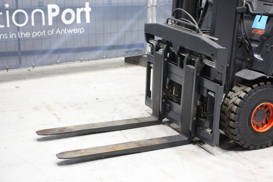 Forklift Linde E30L-01 Electric 3000kg 2014 2014 E30L-01 2014 1 Forklift image 9