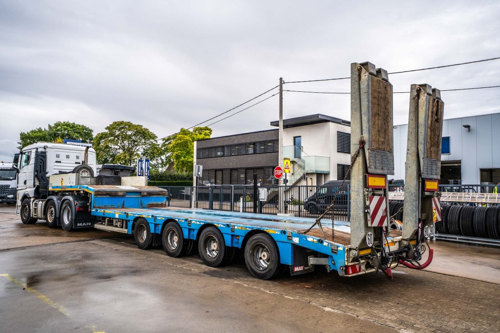 MAX TRAILER MAX TRAILER 110-F-S44+3XSTEERING/DIR. 2016 E64671 Max Trailer MAX TRAILER 110-F-S44+3XSTEERING/DIR. 2016 1 ima...