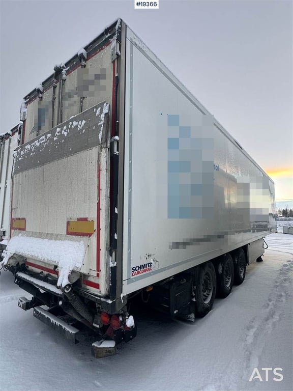 Schmitz Cargobull closed semi-trailer w/ Carrier aggregate and lift 2016 19366 Schmitz Cargobull closed semi-trailer w/ Ca...