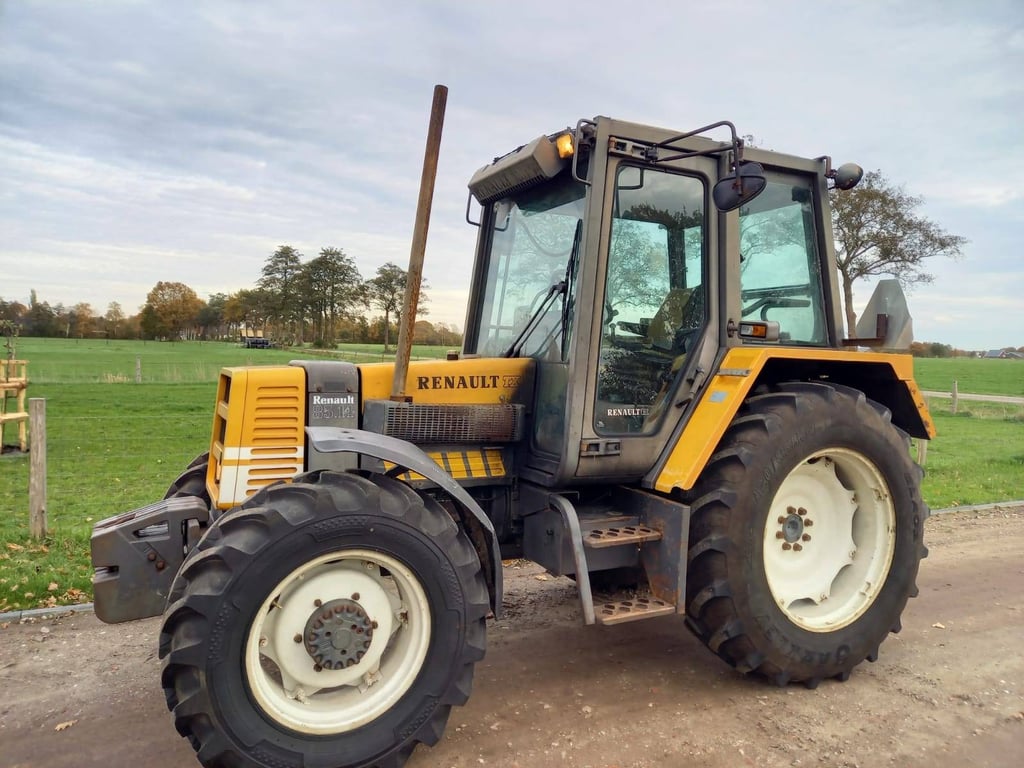 Tractor Renault TX 85.14 Diesel 80hp 1992 1992 Renault TX 85.14 1992 1 Tractor Units image 2