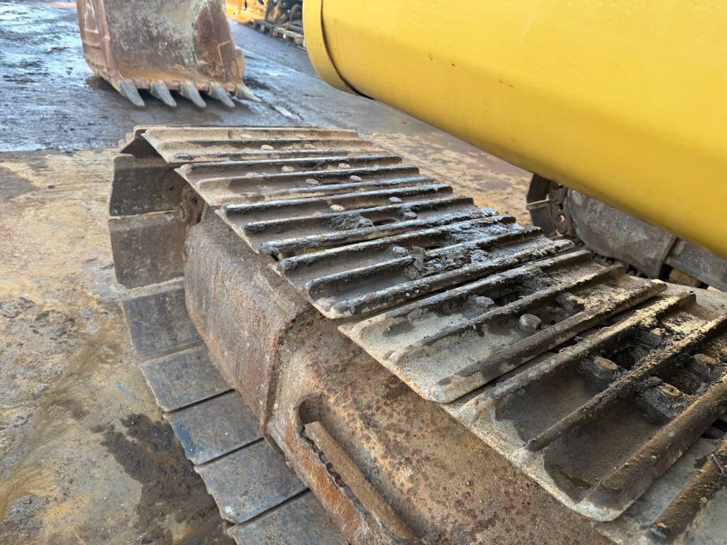 CAT 320 B L 2000 5440 320 B L 2000 1 Crawler Excavators image 14