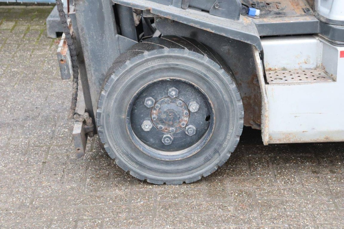 Forklift Nissan 30 LPG 2850kg 30 1 Forklift image 11