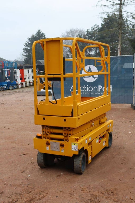 Scissor lift Haulotte OPTILUM 8 Electric 8m 2014 2014 OPTILUM 8 2014 1 Scissor Lifts image 6