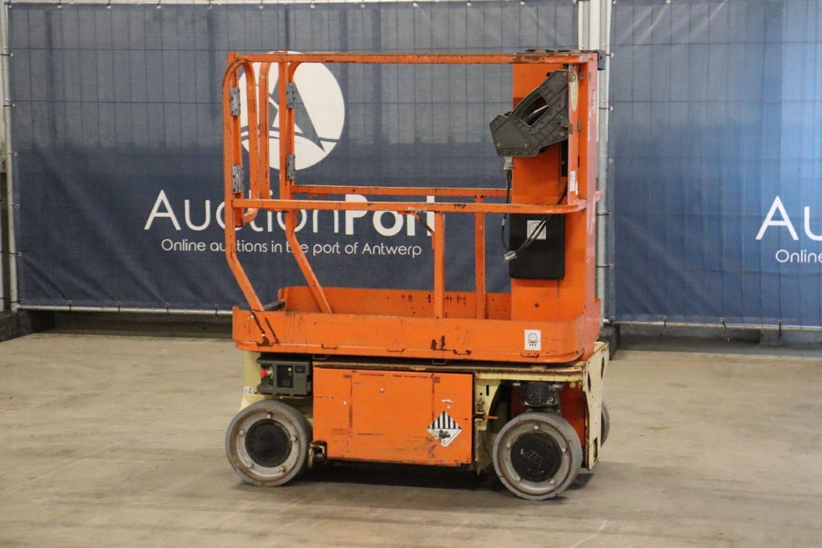 JLG 1230ES Electric Mast Lift 5.66m 2013 2013 1230ES 2013 1 image 3