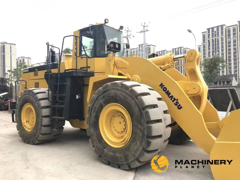 Komatsu WA600-3 good quality Original for sale WA600-3 2018 1 Wheel Loaders image 4
