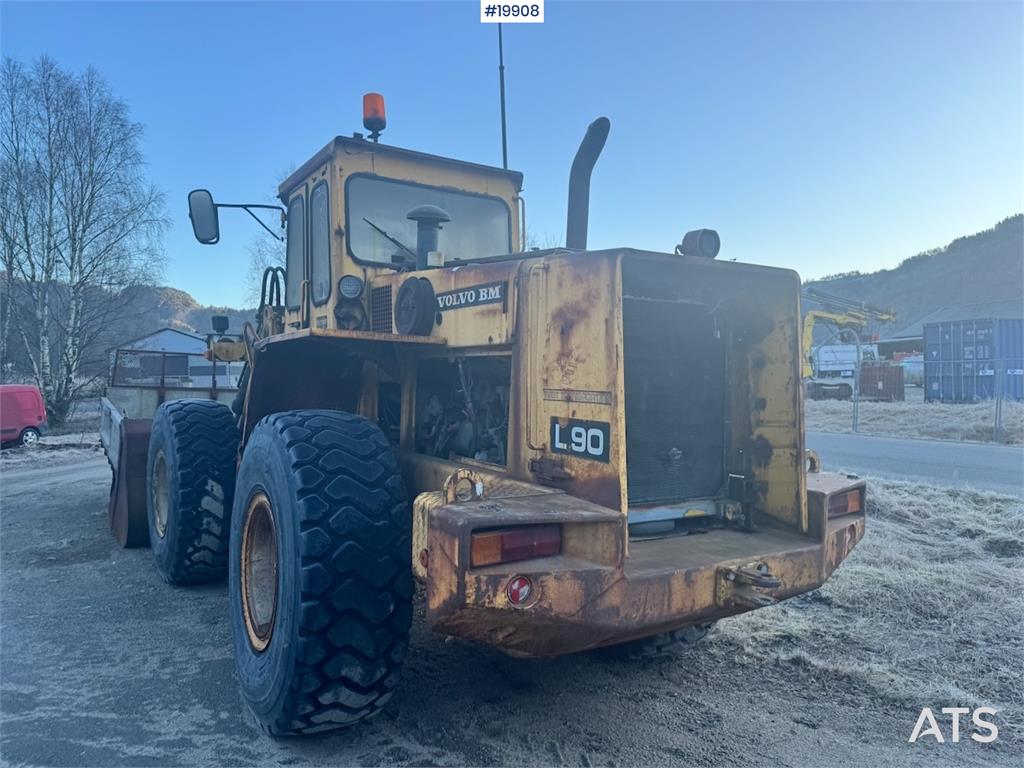Volvo L90 Wheel Loader w/ Bucket 1987 19908 L90 Wheel Loader w/ Bucket 1987 1 Wheel Loaders image 6