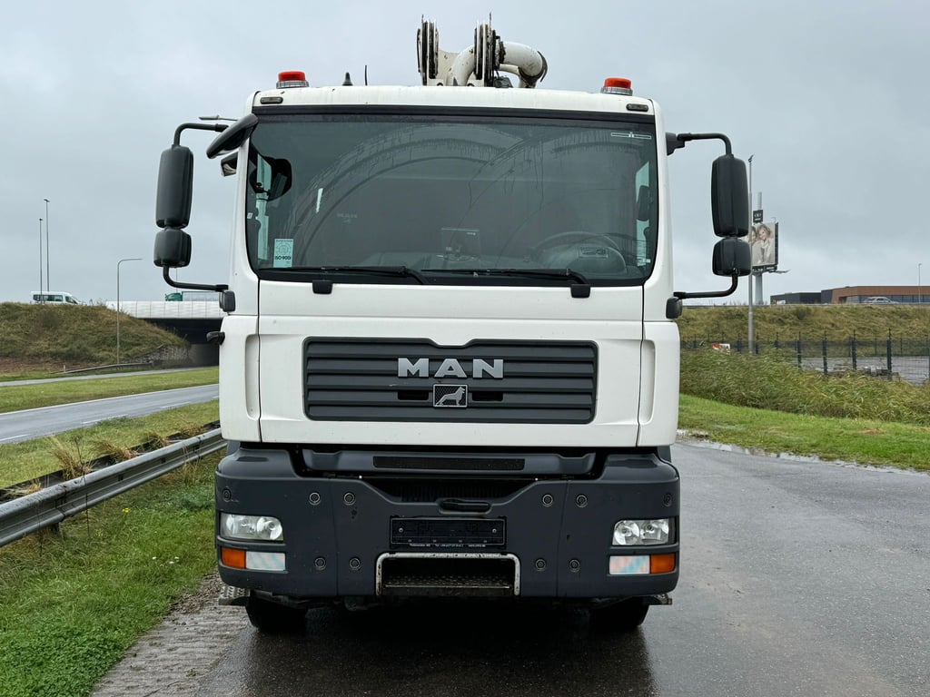 Heavy machinery product image - Image 8 of 15